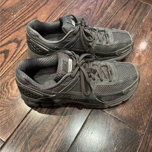 Nike Zoom Vomero size US 8.5